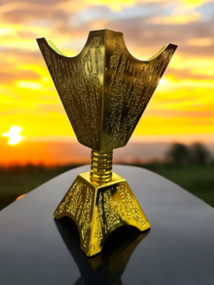 Metal golden self engrave oud Daan